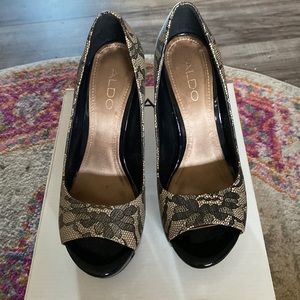 Aldo lace print heels black size 37 platform peep toe high stiletto rockabilly